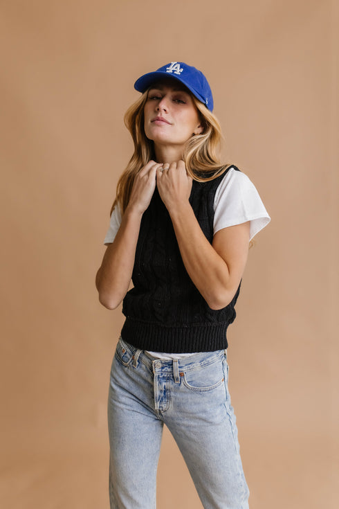 Snow Bunny Knit Vest// Black